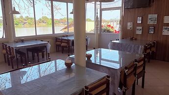 Ayutthaya Garden River Home