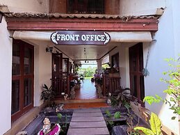 Ayutthaya Garden River Home