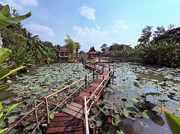 Ayutthaya Garden River Home