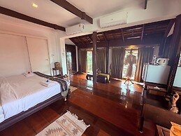 Ayutthaya Garden River Home