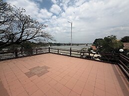 Ayutthaya Garden River Home