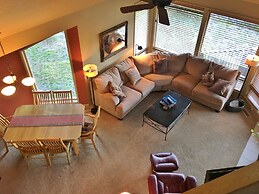 River Ridge 416a 2 Bedroom Condo by RedAwning