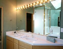 River Ridge 416a 2 Bedroom Condo by RedAwning