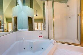 River Ridge 416a 2 Bedroom Condo by RedAwning