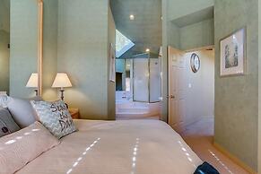 River Ridge 416a 2 Bedroom Condo by RedAwning