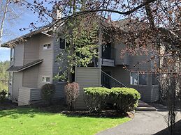 River Ridge 416b 1 Bedroom Condo by RedAwning