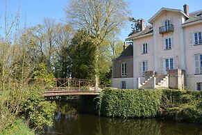 Le Chateau De La Tourlandry - Puy du Fou