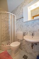 Apartment and Rooms Ruza