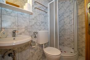 Apartment and Rooms Ruza