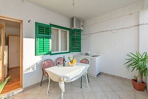 Apartments and Room Nevenka