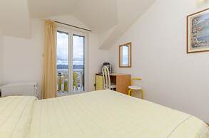 Apartment and Rooms Mate