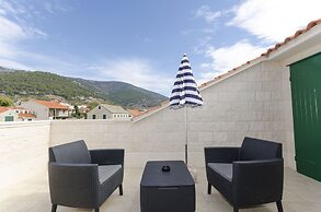 Apartment and Rooms Mate