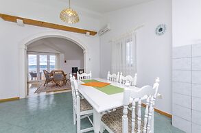 Apartment and Rooms Mate