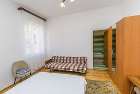 Apartments and Rooms Jakov