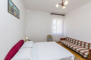 Apartments and Rooms Jakov
