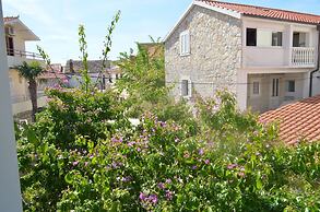 Apartments and Rooms Jakov