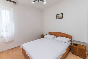 Apartments and Rooms Jakov