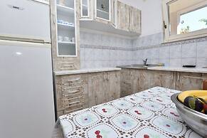 Apartments and Rooms Jakov