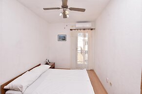 Apartments and Rooms Jakov