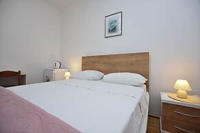 Apartments and Rooms Jakov