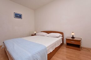 Apartments and Rooms Jakov