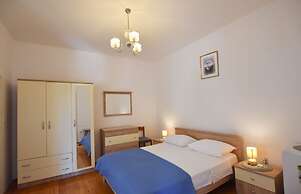 Apartments and Rooms Jakov