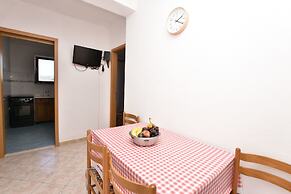 Apartments and Rooms Jakov