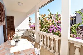 Apartments and Rooms Jakov