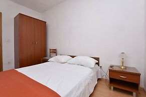 Apartments and Rooms Jakov