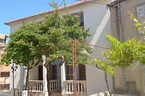 Apartments and Rooms Jakov