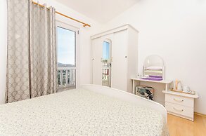 Apartment and Rooms Radojka