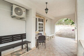 Apartment and Rooms Radojka