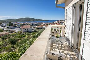 Apartment and Rooms Radojka