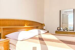 Apartment and Rooms Radojka