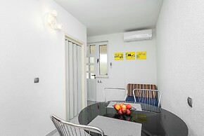 Apartment and Rooms Radojka