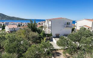 Apartment and Rooms Radojka