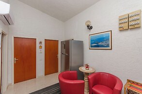 Apartment and Rooms Radojka