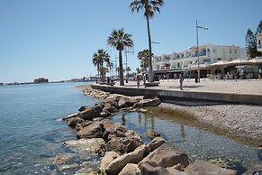 Phaedrus Living: Seaside Luxury Flat Lighthouse 68