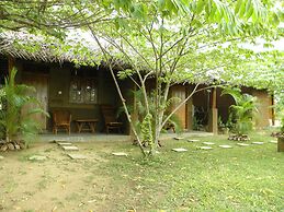 Lotus Chalets Eco Hotel