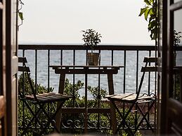 Olive Press Hotel & Apartments