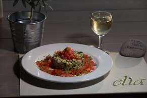 Olive Press Hotel & Apartments