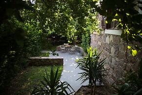 Olive Press Hotel & Apartments