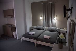 Olive Press Hotel & Apartments