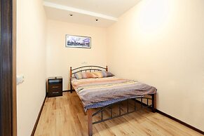 Apartment on Posyetskaya 32