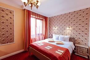 4Cardinal's Boutique