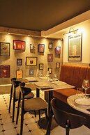 4Cardinal's Boutique