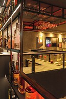 4Cardinal's Boutique