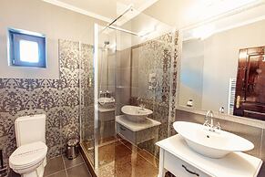 4Cardinal's Boutique