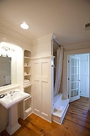 The Farmhouse at Veritas