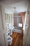 The Farmhouse at Veritas